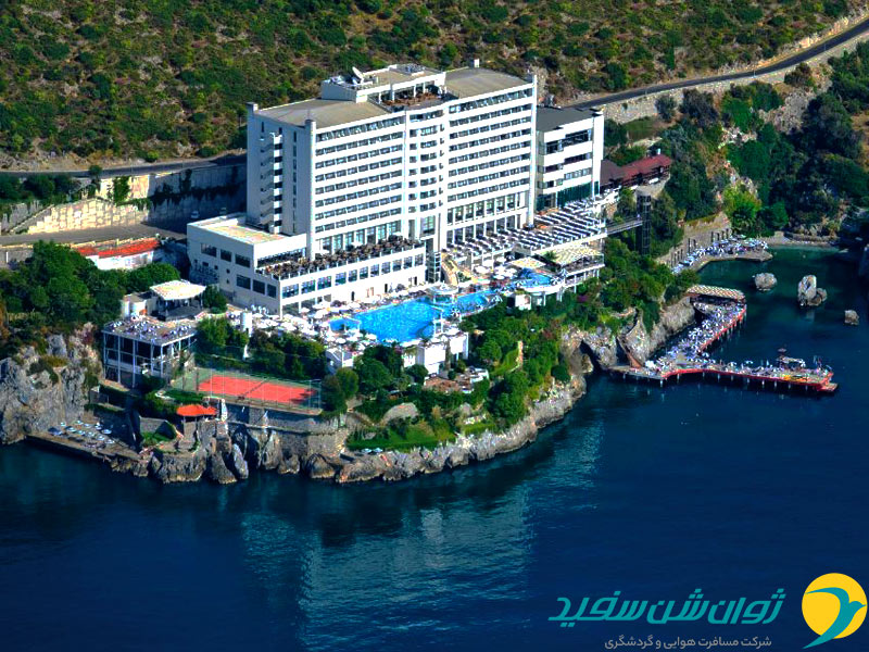 هتل کرومار دلوکس