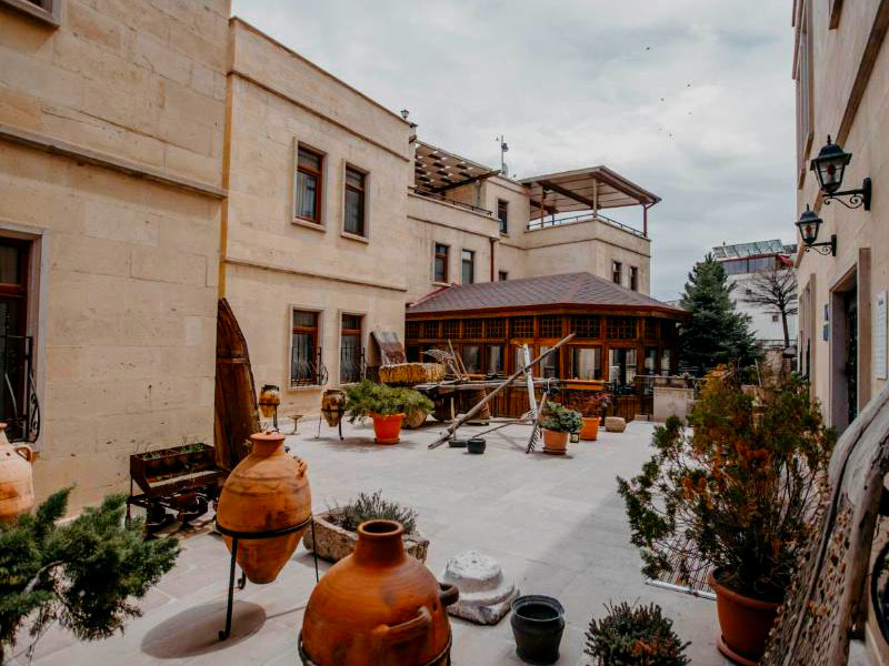 خانه سنگی سلطنتی