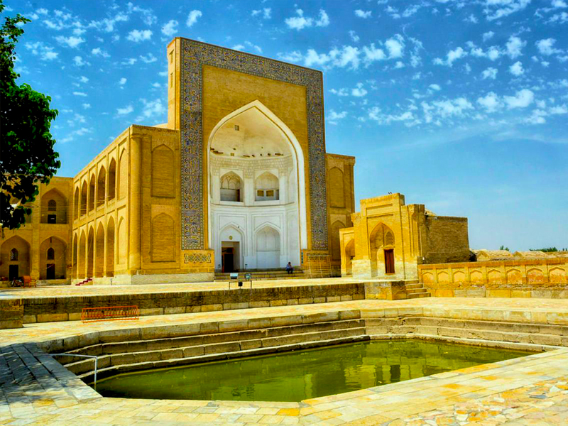 آرامگاه تاریخی چهاربکر
