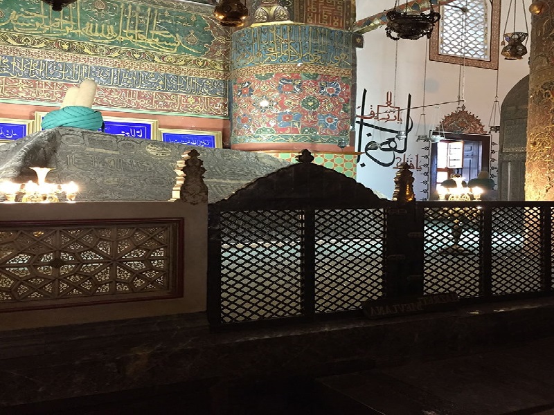 آرامگاه و موزه مولانا 