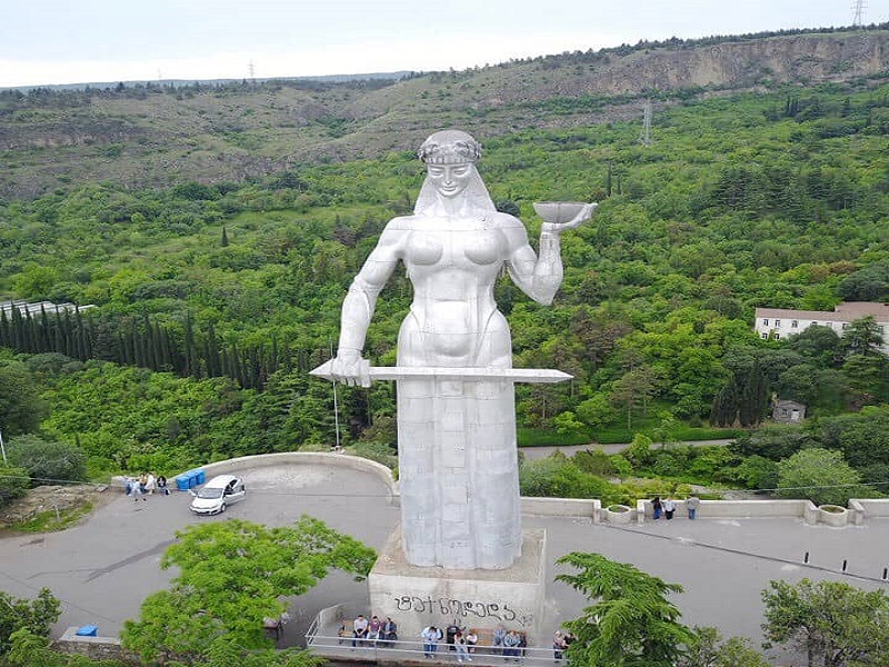 مجسمه مادر گرجستان