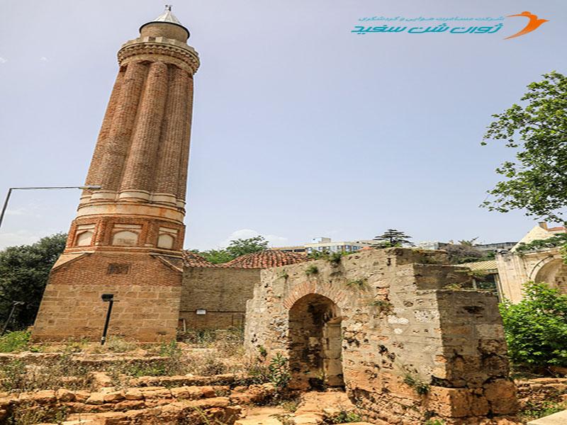 مسجد یولی مناره آنتالیا