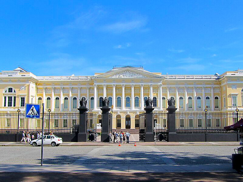 قصر میخائیلوفسکی در سنت پترزبورگ