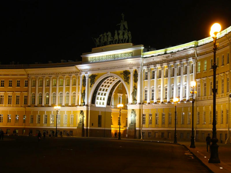 میدان قصر در سنت پترزبورگ