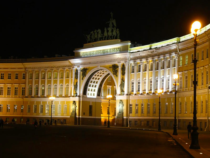 میدان کاخ در سنت پترزبورگ میدان قصر در سنت پترزبورگ